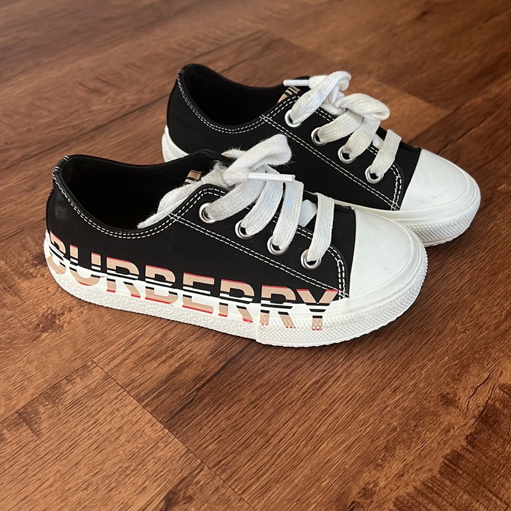 Burberry sneakers
